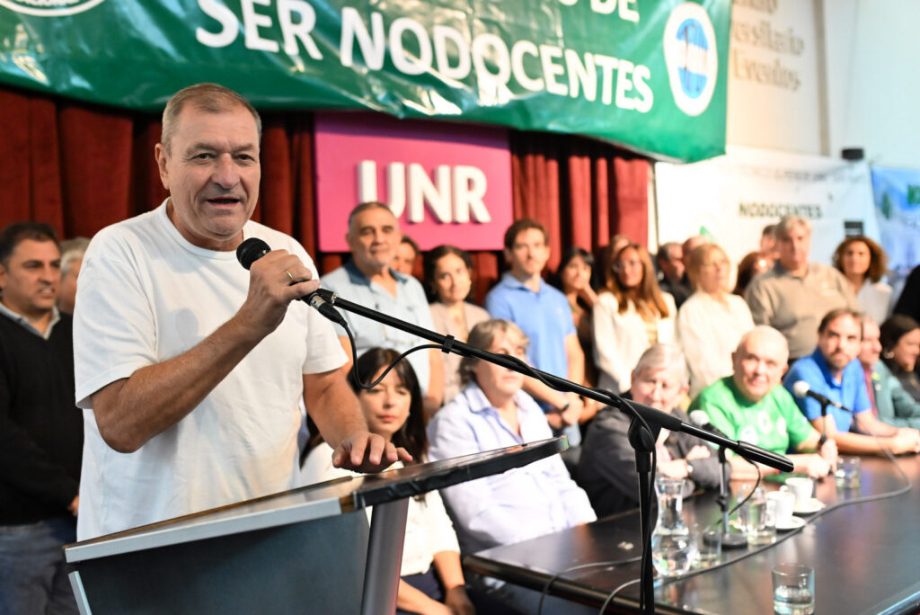 Walter Palombi presenta el libro que nos tiene como protagonistas